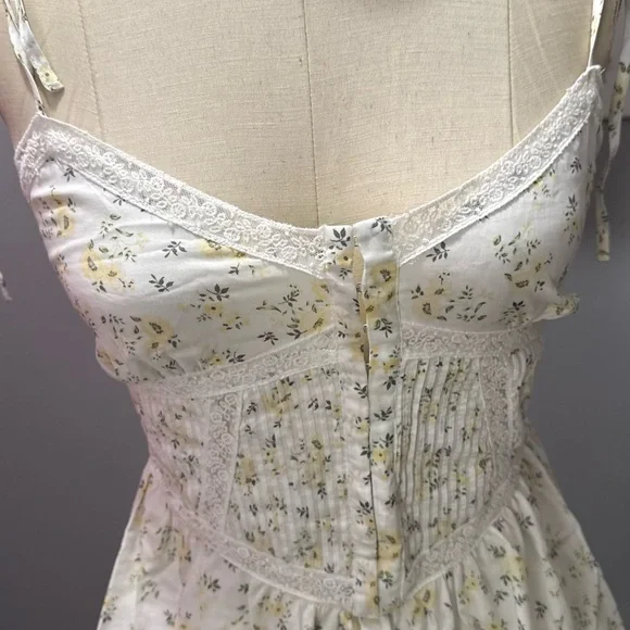 Forever 21 White Floral Dress - Picture 3 of 6